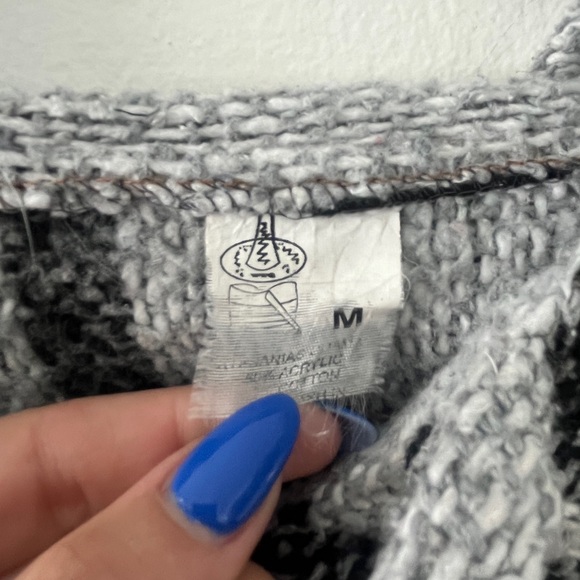 Black and gray Baja hoodie - Picture 2 of 5